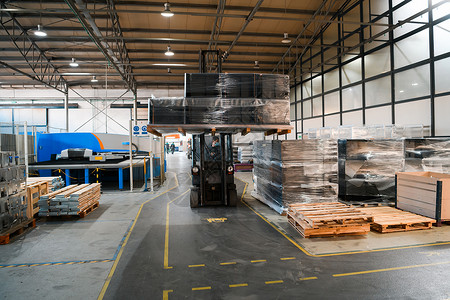 叉车工业摄影摄像服务 展现工厂背景下的力量与效率